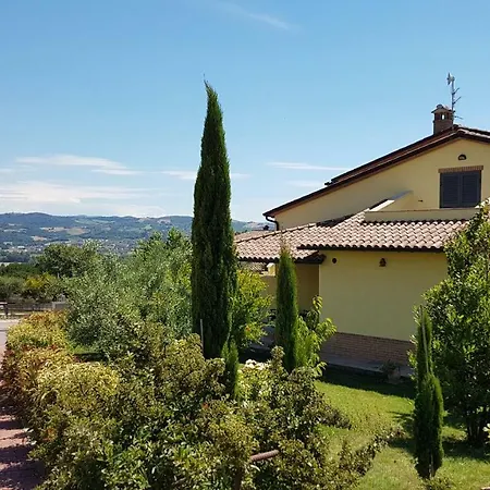 La Casa Di Marco E Lorella Fratta Todina Exterior photo